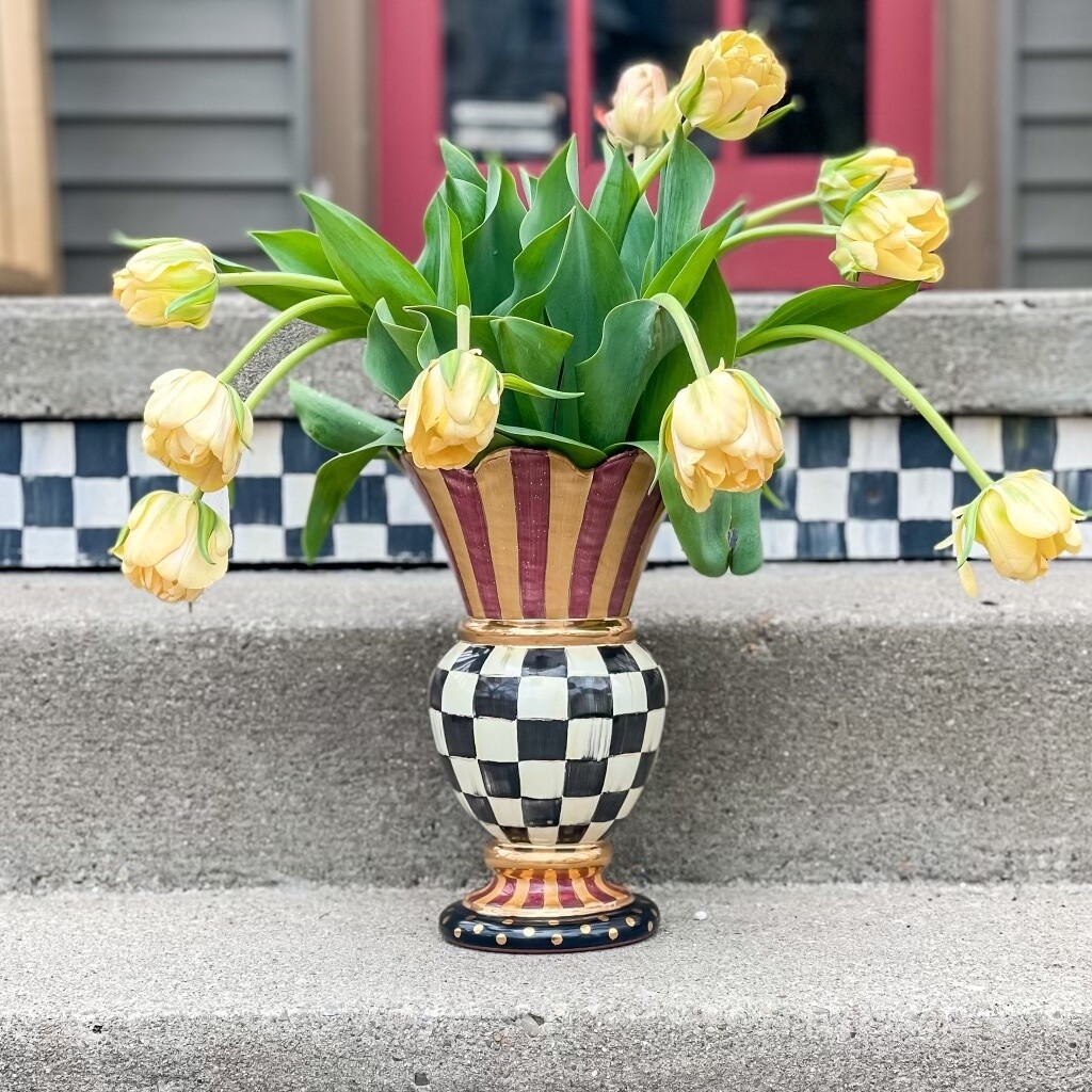 Great Vase w/ Fresh Flowers