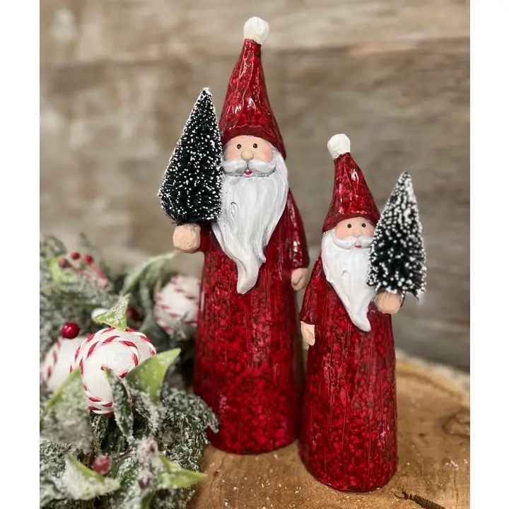 Small Santa w Tree