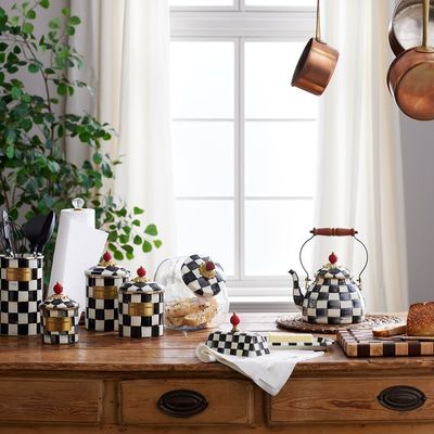 Kitchen & Table