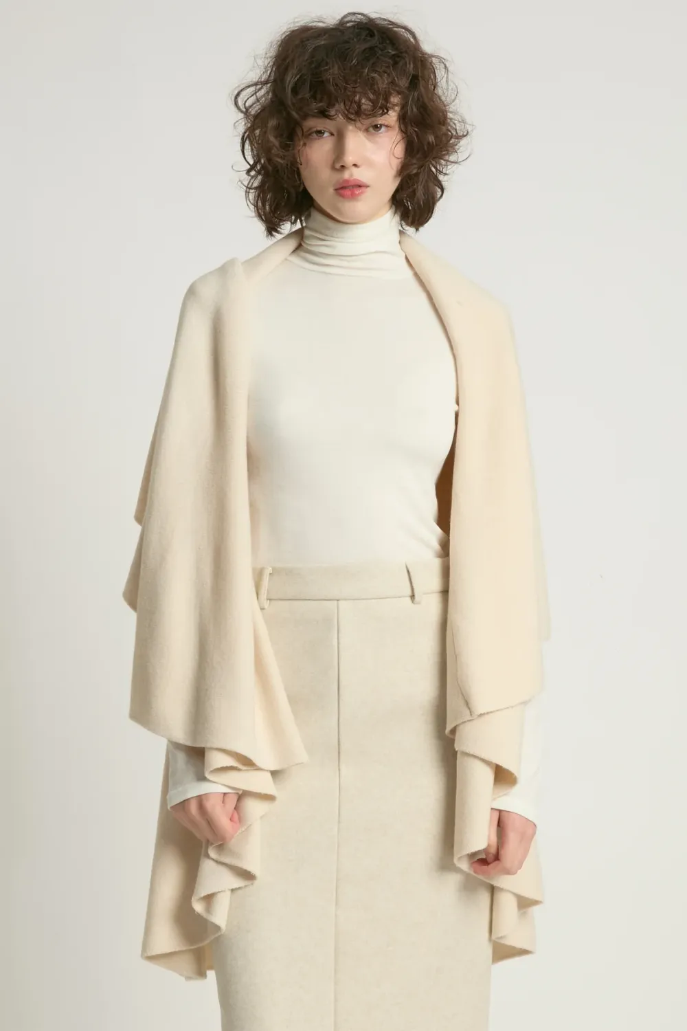 Basic Shawl Vest Cream