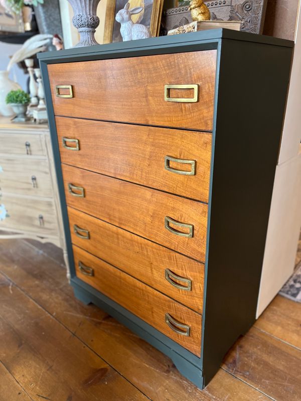MCM DRESSER