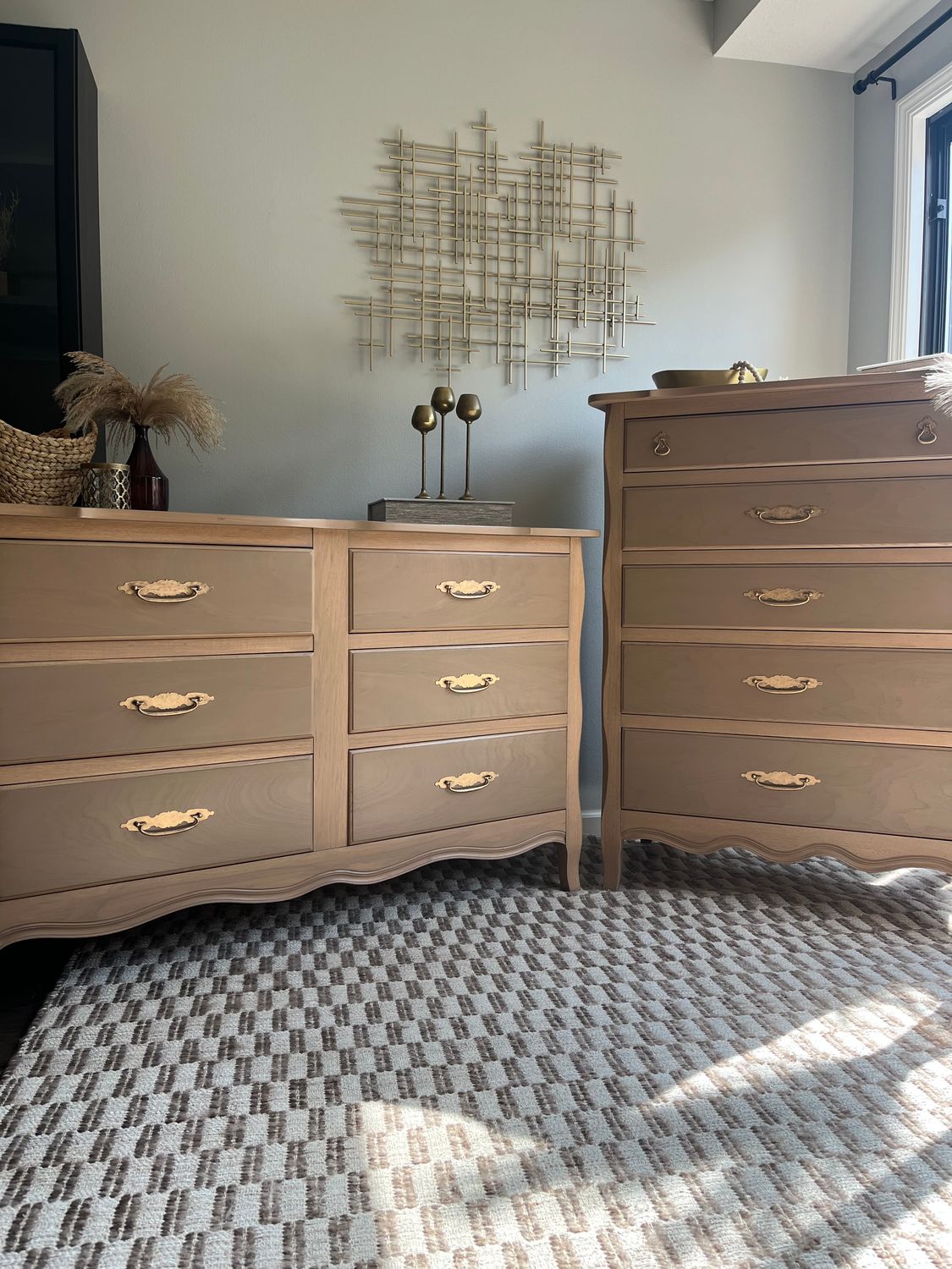 Gorgeous Dresser Set