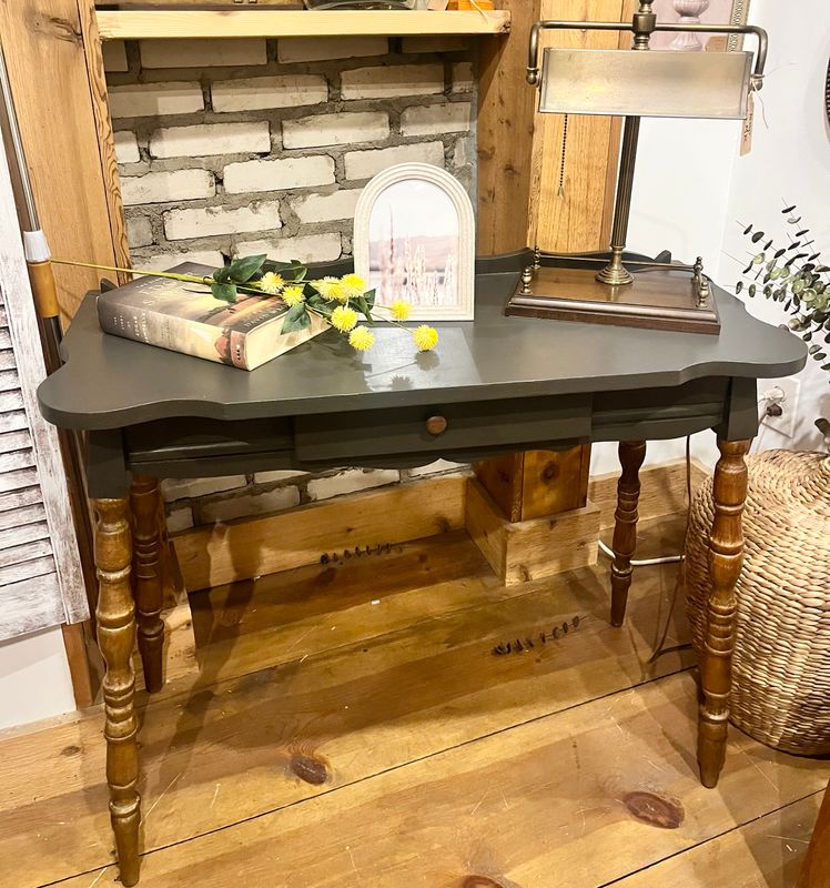 Unique Desk