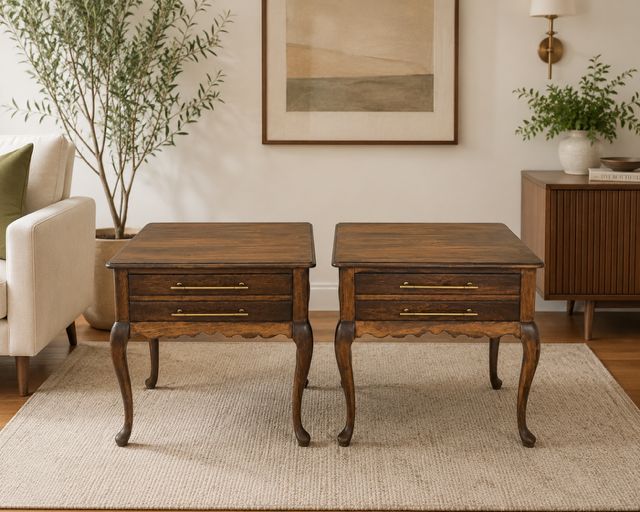 MAGNIFICENT END TABLE