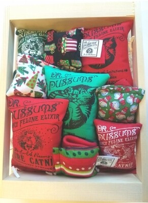 Deluxe Dr. Pussum's Catnip Toy Gift Box - Holiday