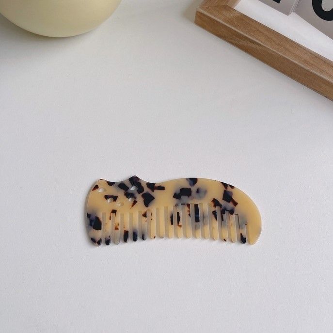 Tortie cat comb