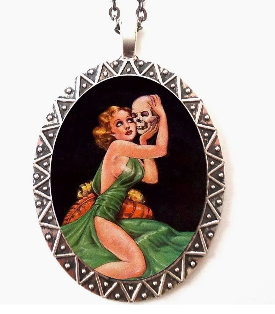 Pulp Skull Woman Necklace Pendant Silver Tone