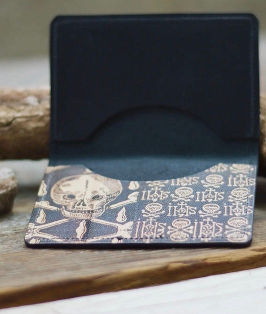 S&amp;S Cardfolio - Skull and Crossbones