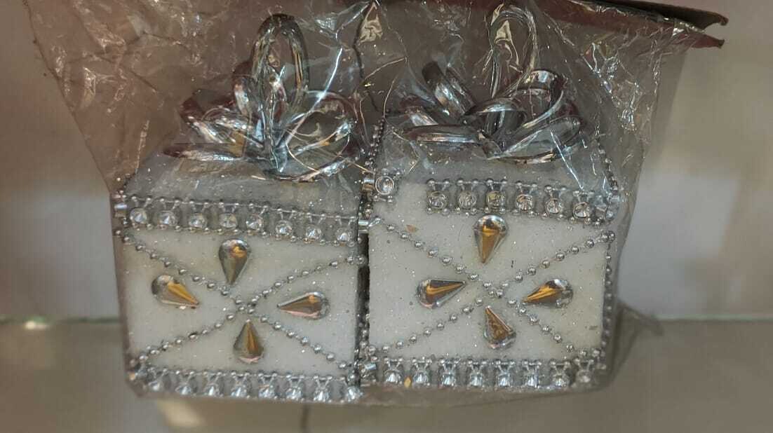Packet of 2 Christmas candels for decoration