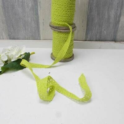 Baumwoll-Spitze auf Holzspule, 10m,  lindgrün, 0,99€/ Meter