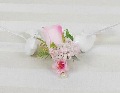 Bräutigamstecker, Bouttonniere, Ansteckblume, rosa