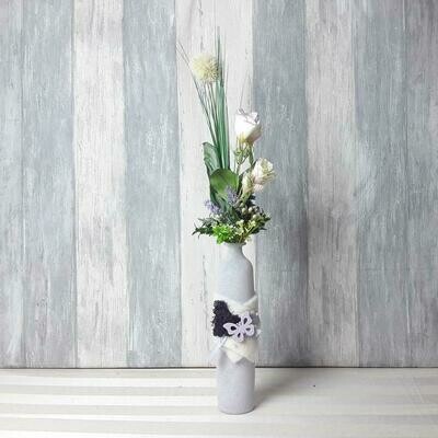 moderne Tischdeko in Glas-Vase, Tischgesteck