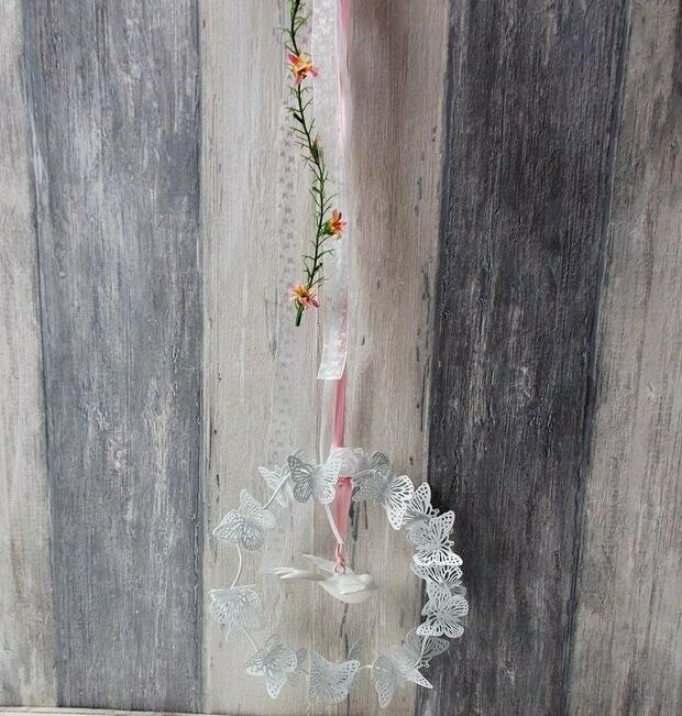 Fensterdeko, Fensterschmuck, Dekoring in weiß Schmetterlinge