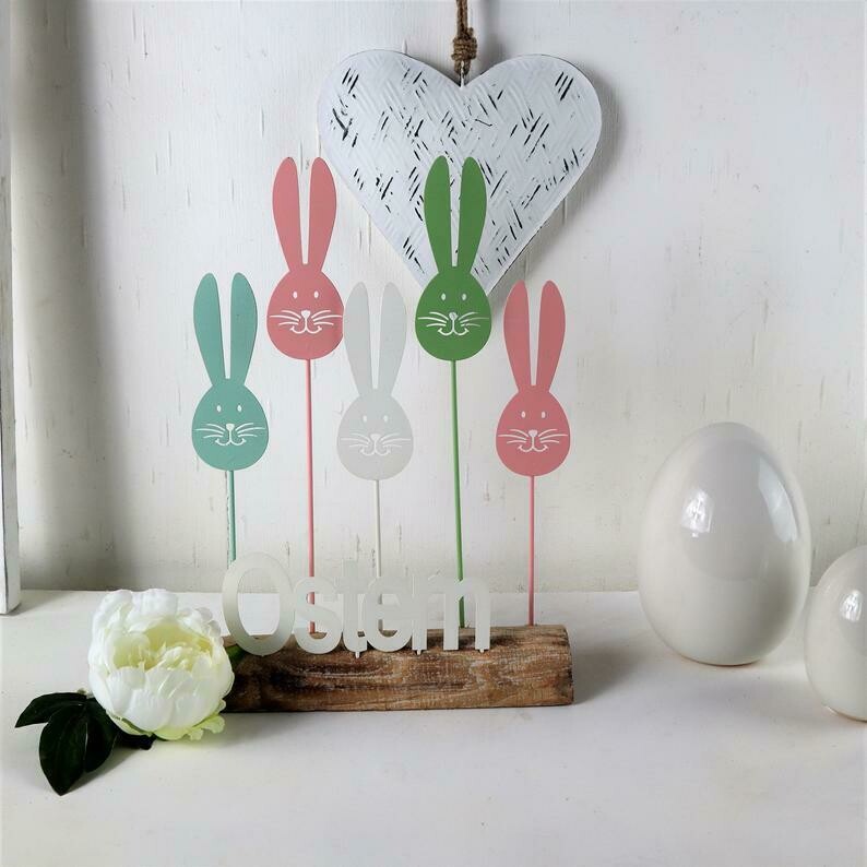 Osterdeko, Hasenszene, Osterhasen, Dekoration für Ostern, Floristikdeko