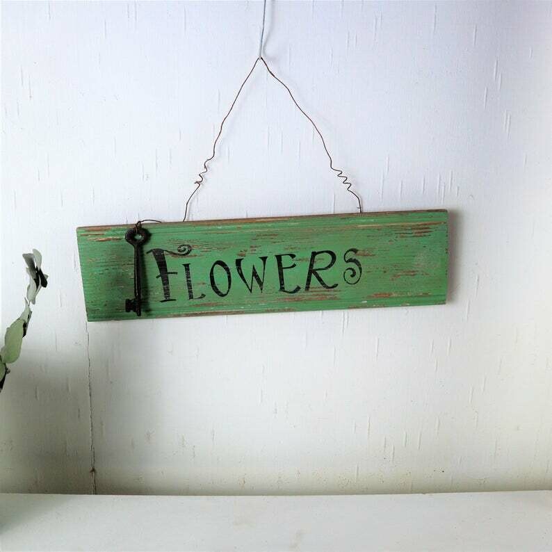 Wandschild, Flowers, Dekoschild rustikal grün, mit Deko-Schlüssel, Floristikdeko