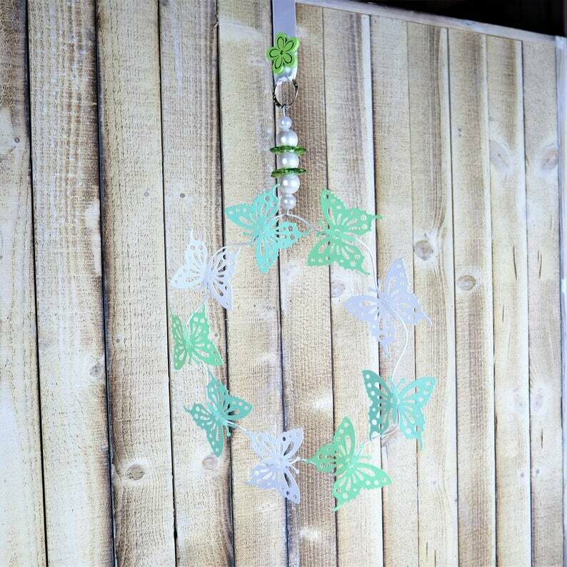 Fensterdeko, Metallkranz mit Schmetterlingen, groß, blau weiß grün