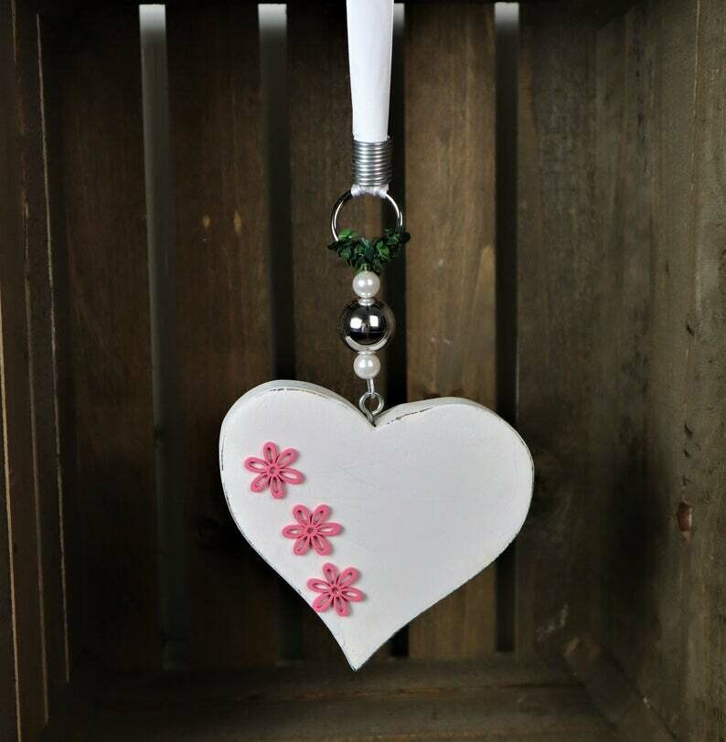 Frühlingsdeko, Fensterdeko Herz, weiß rosa aus Holz