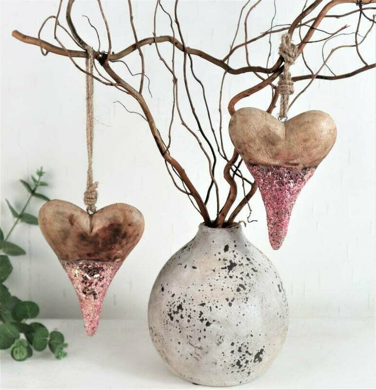 Fensterdeko 2er Set Herzen, Holz rosa, Stückpreis 4,95 Euro, Floristikdeko