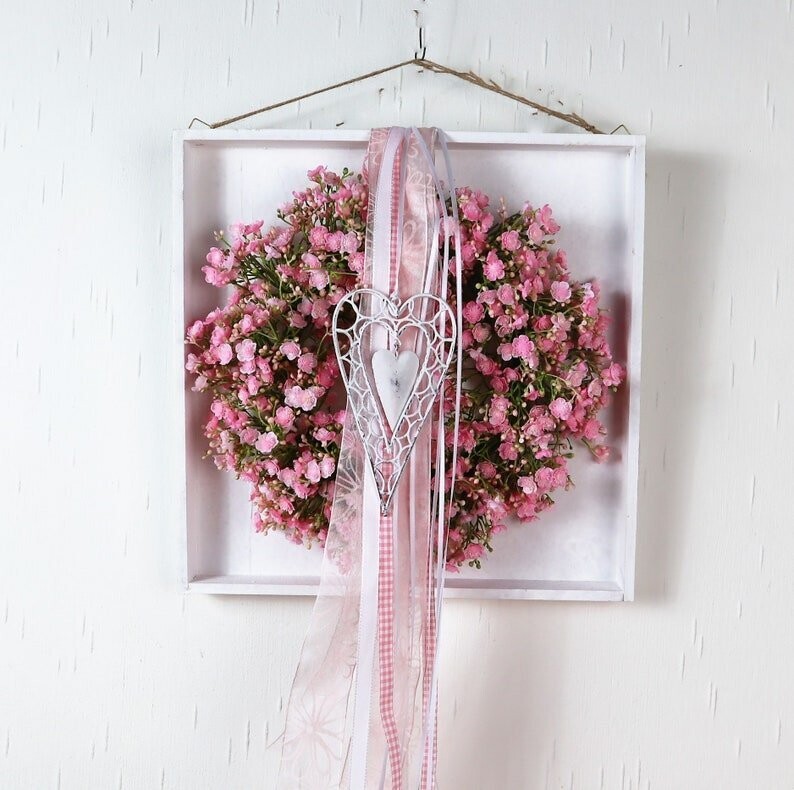 Wanddeko weiß rosa Schleierkrautkranz