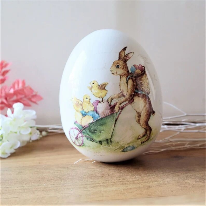 Frühlingsdeko Osterei mit Hasenmotiv