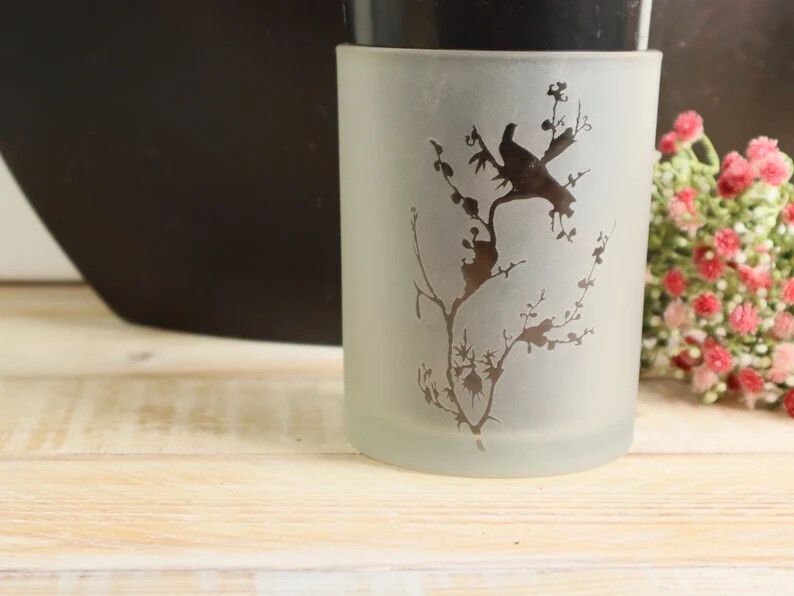 Teelichtglas mit Frühlingsdekor