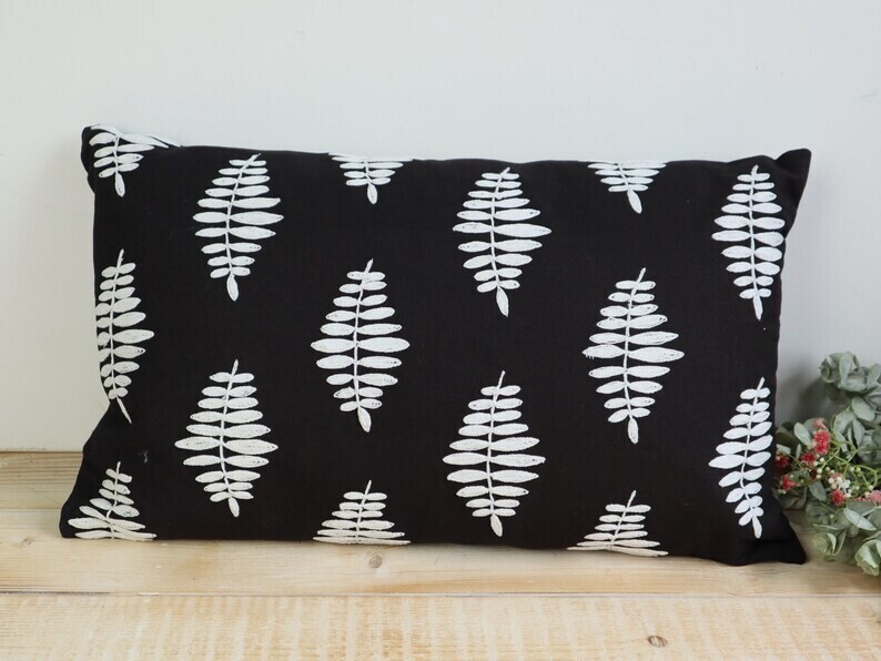 Deko Kissen schwarz weiß modern länglich Sofa Kissen Couch Kissen