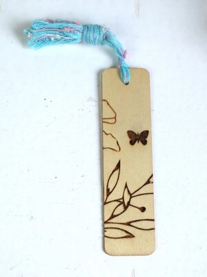 Lesezeichen Holz graviert personalisiert Kleines Geschenk Idee Blüten #2