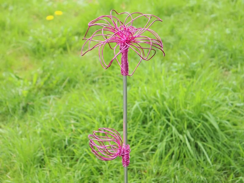 Gartenstecker Blume handgefertigt Aluminium Gartendeko pink