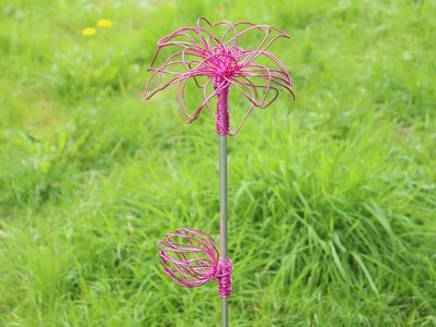 Gartenstecker Blume handgefertigt Aluminium Gartendeko pink