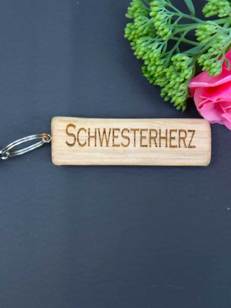 Schlüsselanhänger Holz graviert Schwemmholz Treibholz Schwesterherz