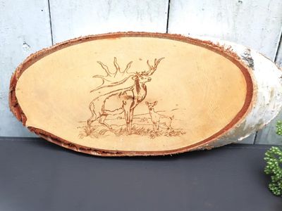 Holzbild Wohndeko Holzbrett Scheibe mit Gravur Hirsch Wanddeko Aufsteller Aufhänger Landhausstil Hüttenstyle