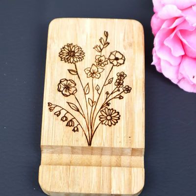 Handyhalter graviert personalisierbar Holz Halterung für Mobiltelefon Blüte