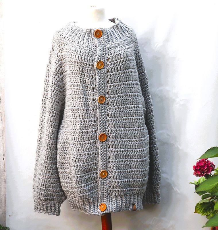 Jacke gehäkelt Strickjacke Cardigan Oberteil Handarbeit Häkelmode Jacke gehäkelt Strickjacke Cardigan Oberteil Handarbeit Häkelmode