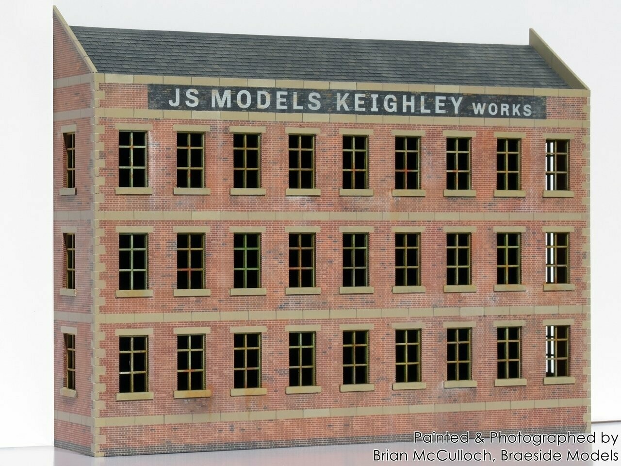 Medium Low-Relief Factory Back - Brick