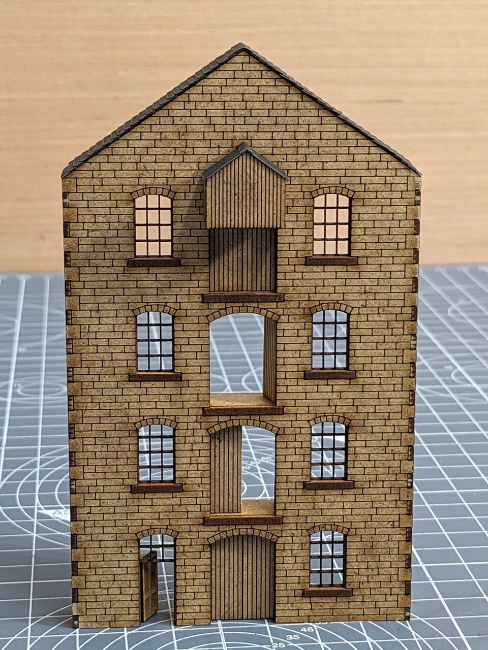 2mm Scale Canal Warehouse End 1