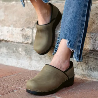 Glove Clogs 7488