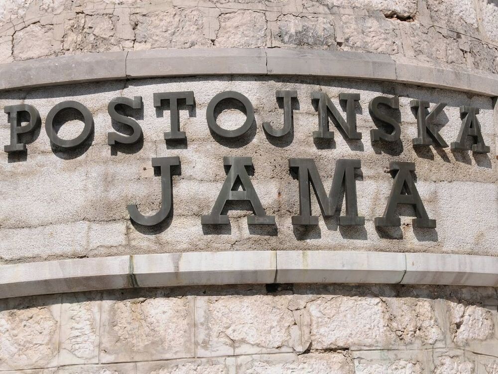 CAVE &amp; CASTLE - Two Slovenian biggest attractions