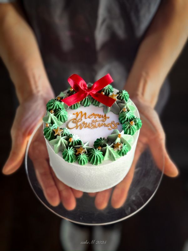 Mini Wreath Cake 4 Inch Strawberry Shortcake( 1 Layer)