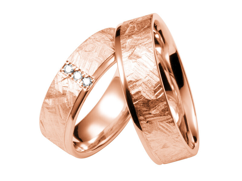 Gehämmerte  Eheringe Rotgold gehämmert Trauringe Modern GOLDSCHMIED JUWELIER EDER FELDBACH