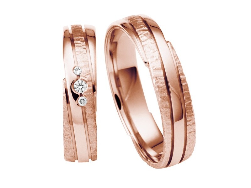 Gehämmerte  Eheringe Rotgold gehämmert Trauringe Modern GOLDSCHMIED JUWELIER EDER FELDBACH