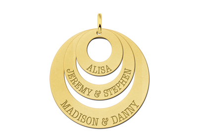Goldener Anhänger mit drei Ringen und Namen