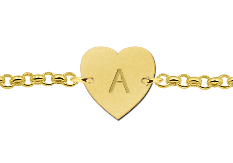 Goldenes Armband mit Buchstaben herzförmig