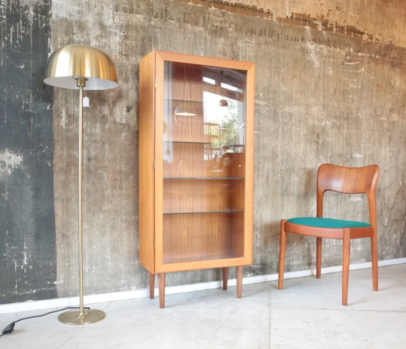 Vintage Vitrine