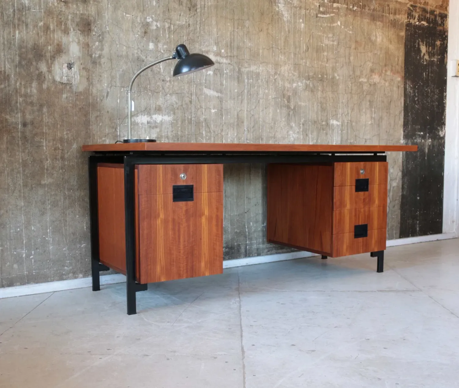 Vintage Schreibtisch