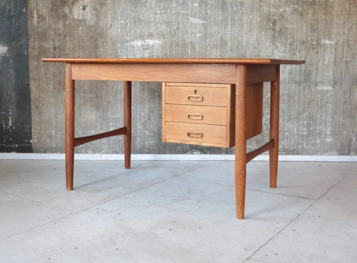 Vintage Schreibtisch