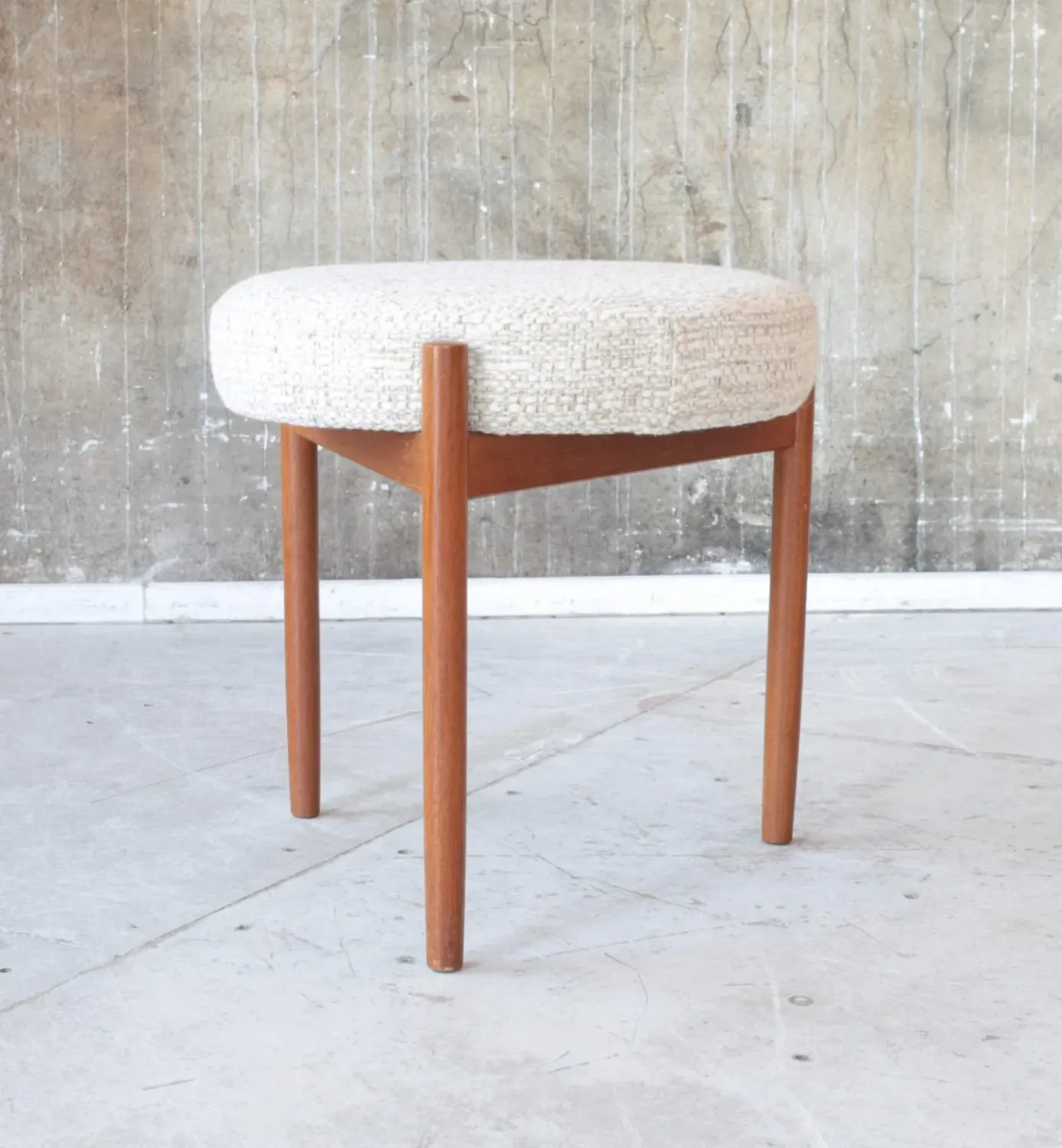 Vintage Hocker