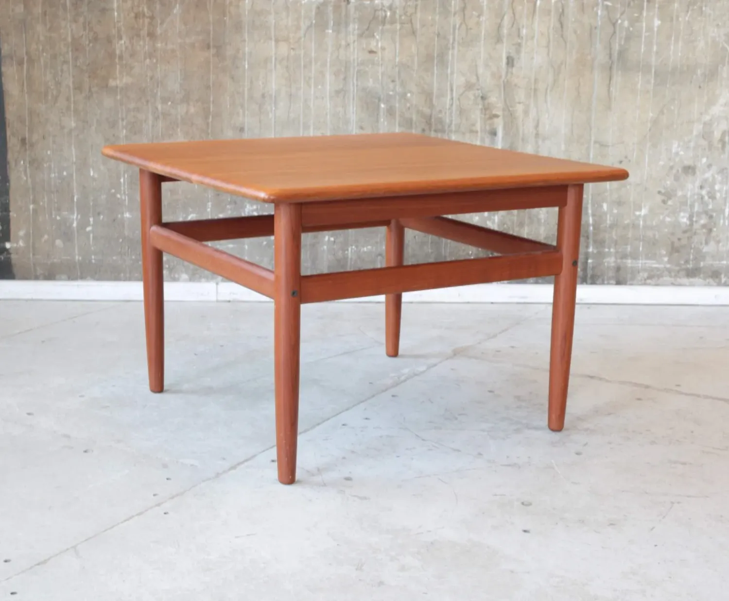 Vintage Beistelltisch Vintage Beistelltisch