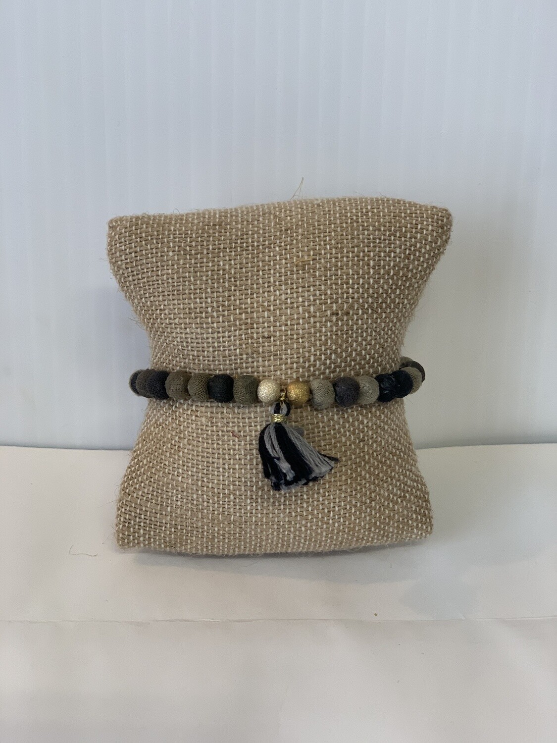 Noir Tassel 236-8-20