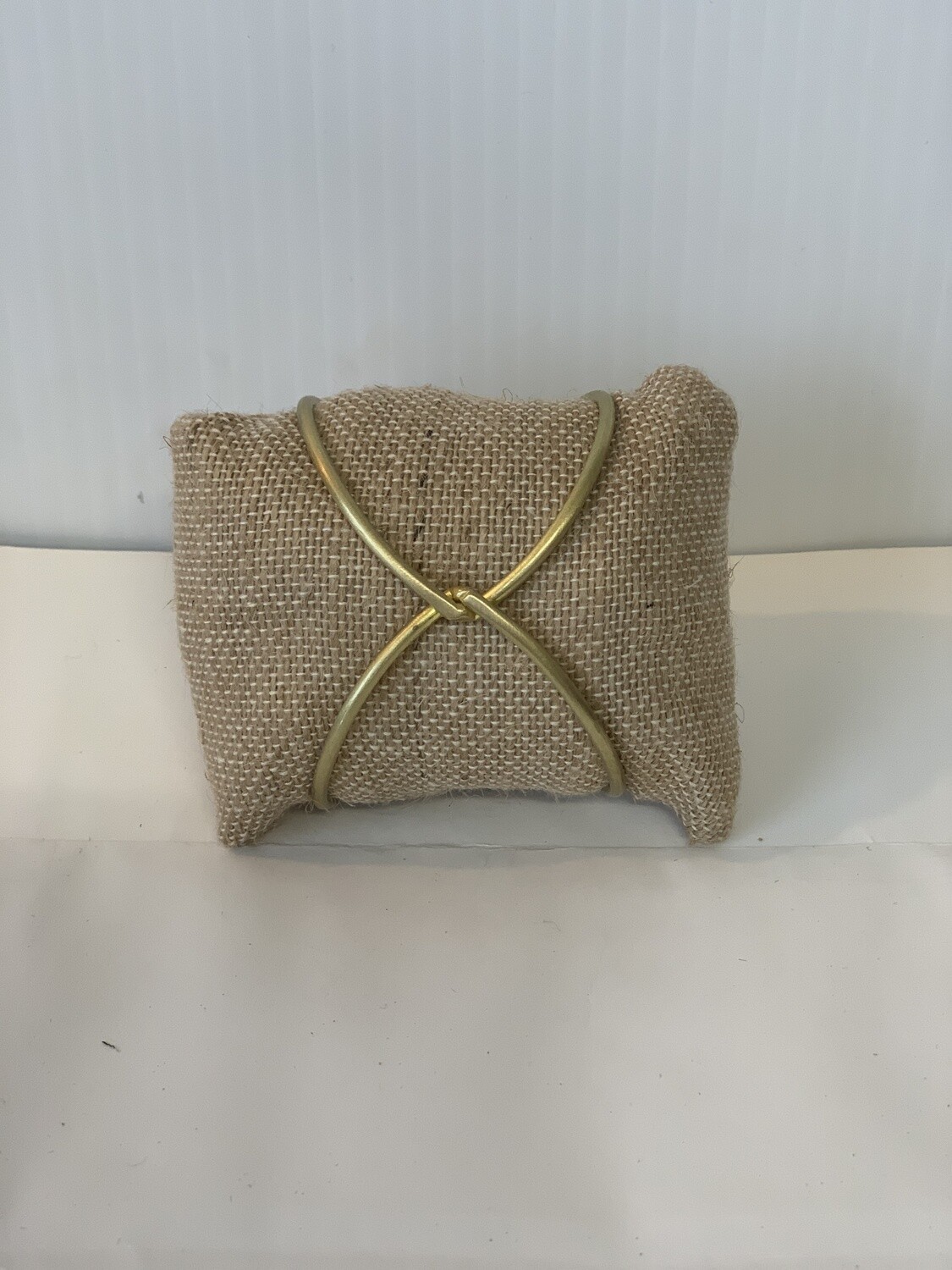Crested Twist Cuff 236-5-20
