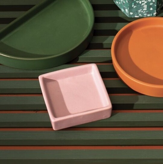 Lizzy Saucer Pink Square